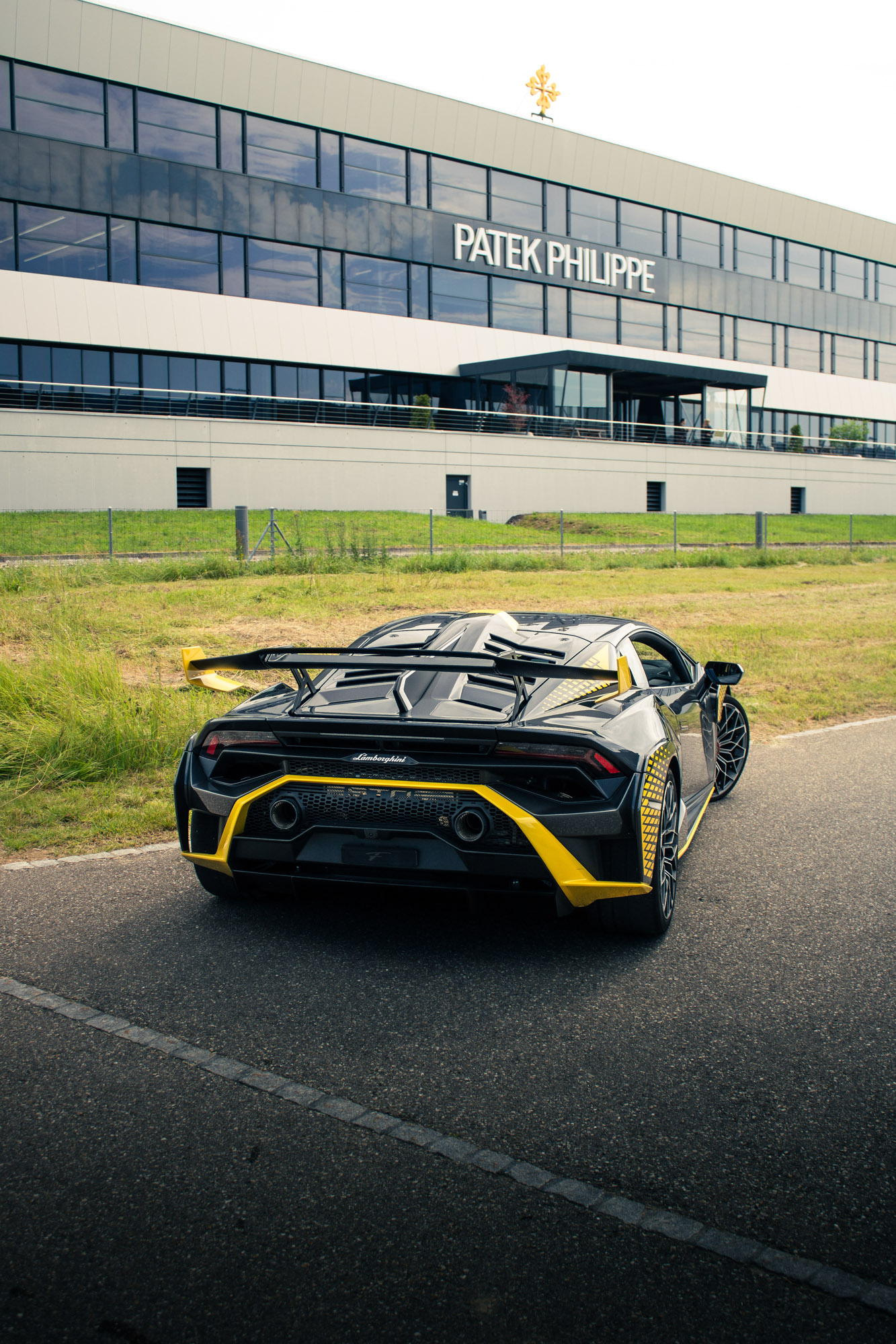 Huracan STO